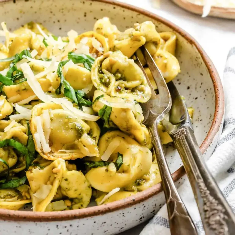 Save This 20‑Minute Cheesy Pesto Tortellini: Quick & Creamy Delight Recipe
